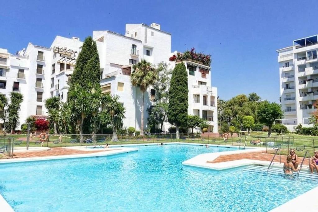 Caprichoso apartamento en el corazon de Puerto Banus Marbella Exterior foto