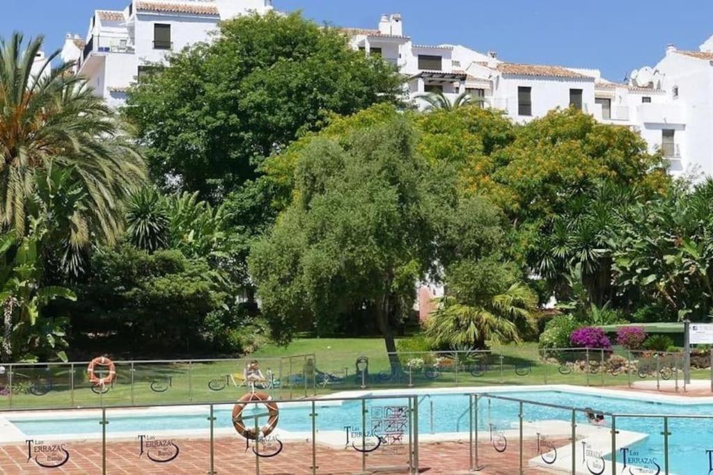 Caprichoso apartamento en el corazon de Puerto Banus Marbella Exterior foto