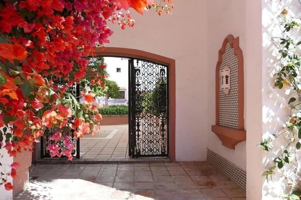 Caprichoso apartamento en el corazon de Puerto Banus Marbella Exterior foto